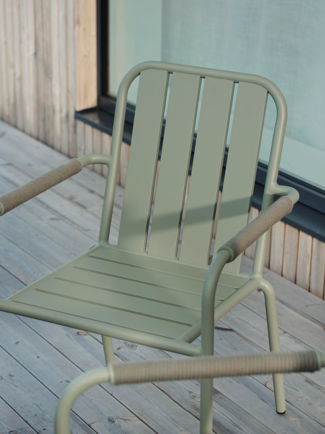 Innes stol med armlæn Dusty Green