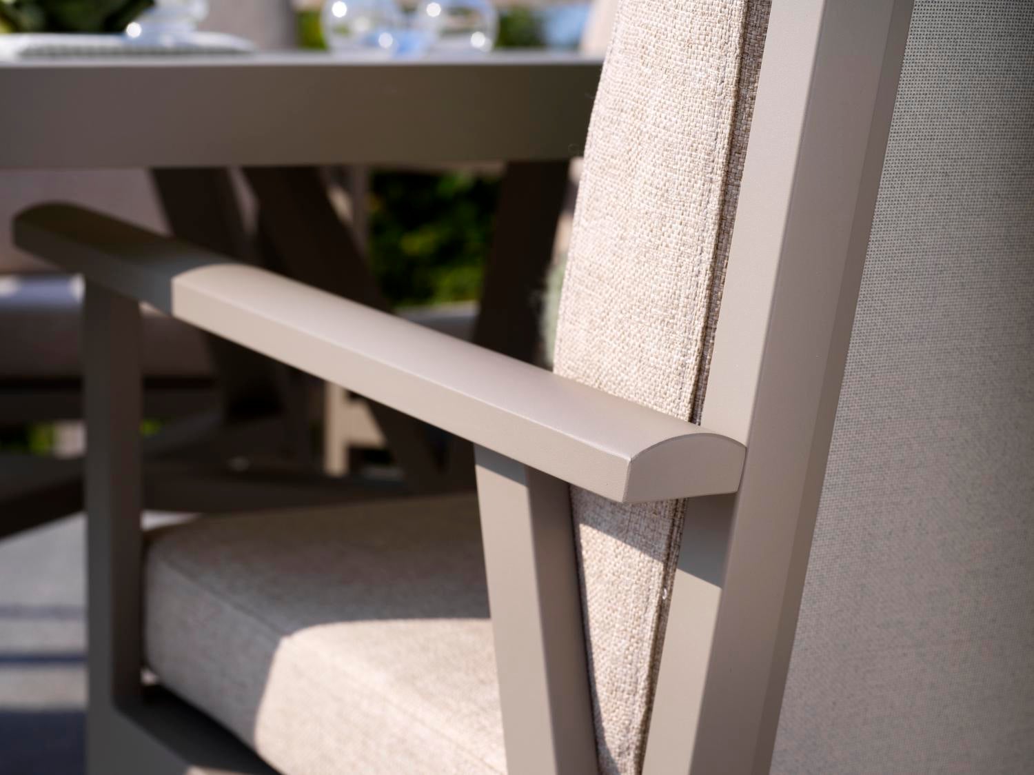 Samvaro stol med armlæn Khaki/Sand