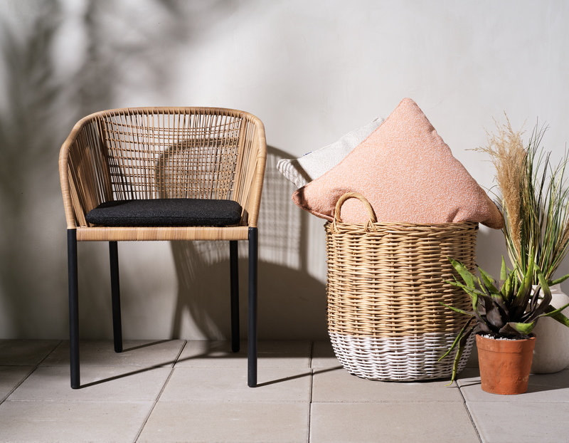 Delta stol med armlæn Sort/Teddy Black