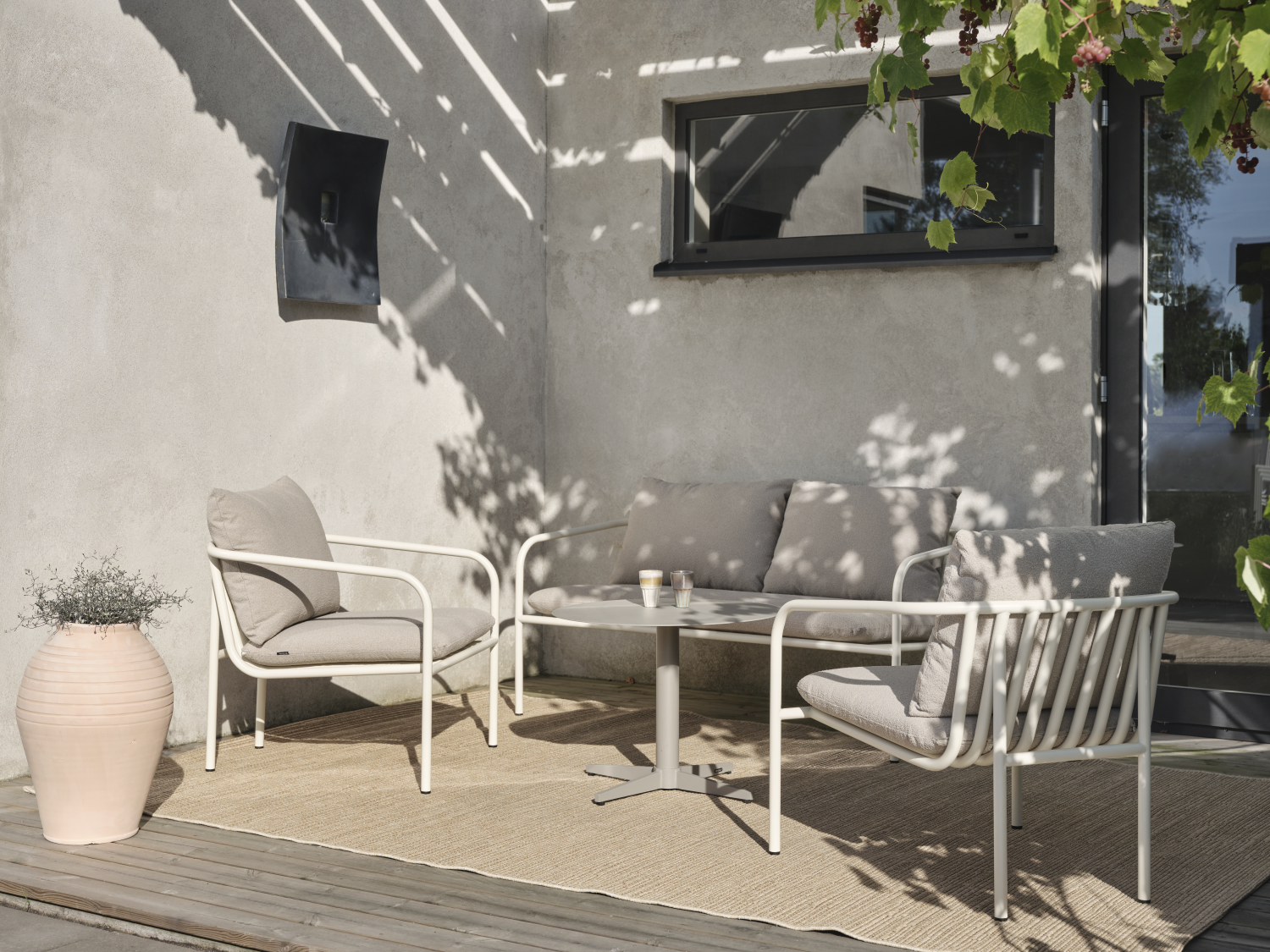 Bendt 2-personers sofa Pearl White/Teddy Beige