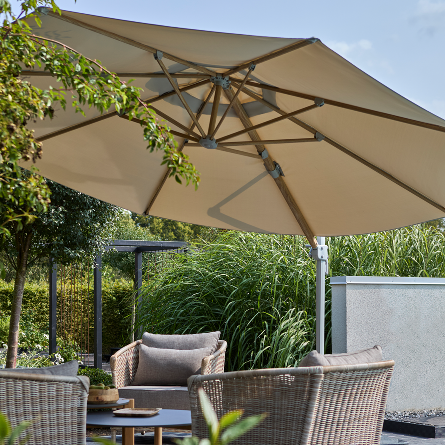 94099 Luzzi Parasol Domino Coffee Table Luzzi Parasol original.png