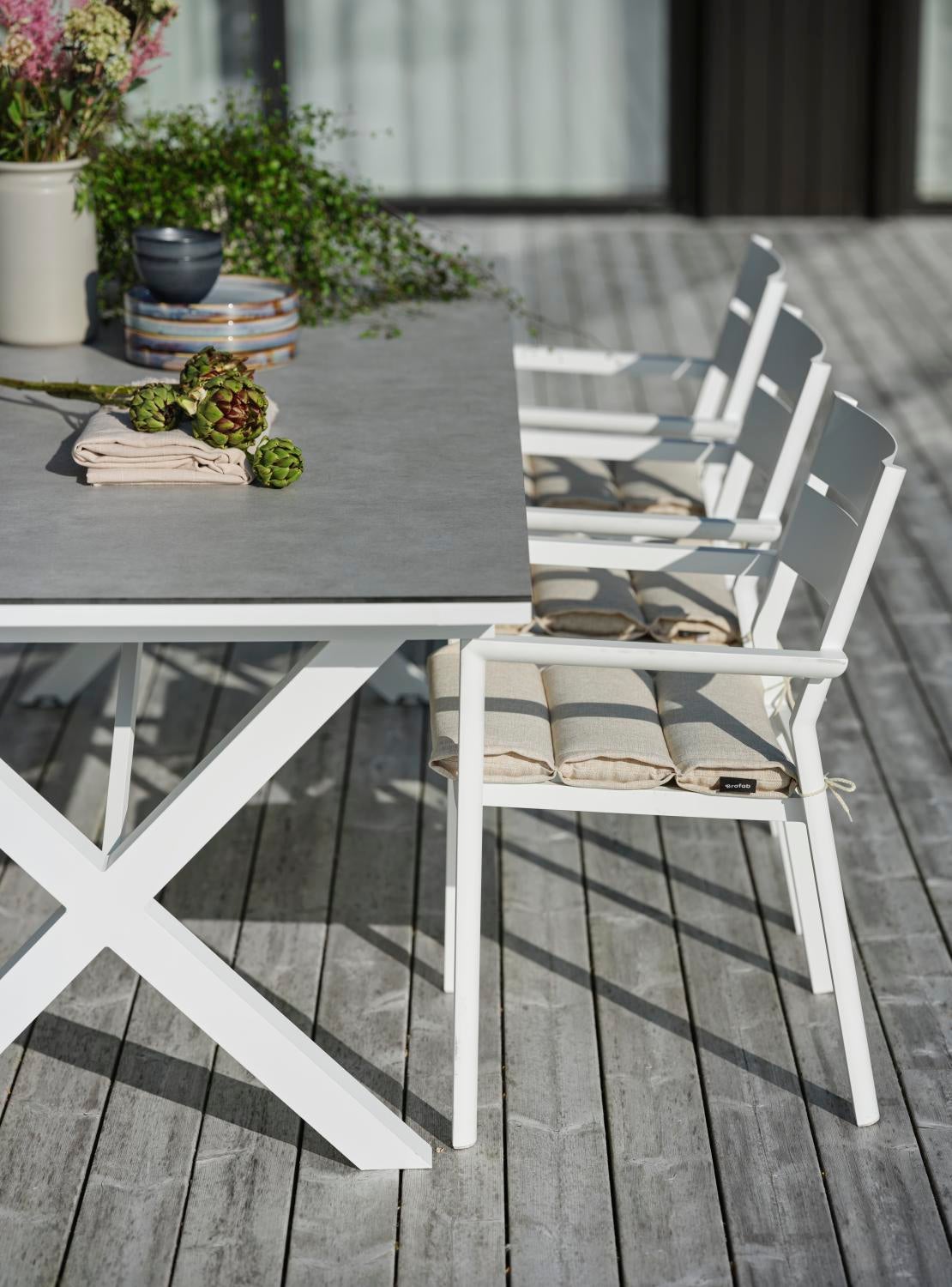 Delia stol med armlæn Hvid