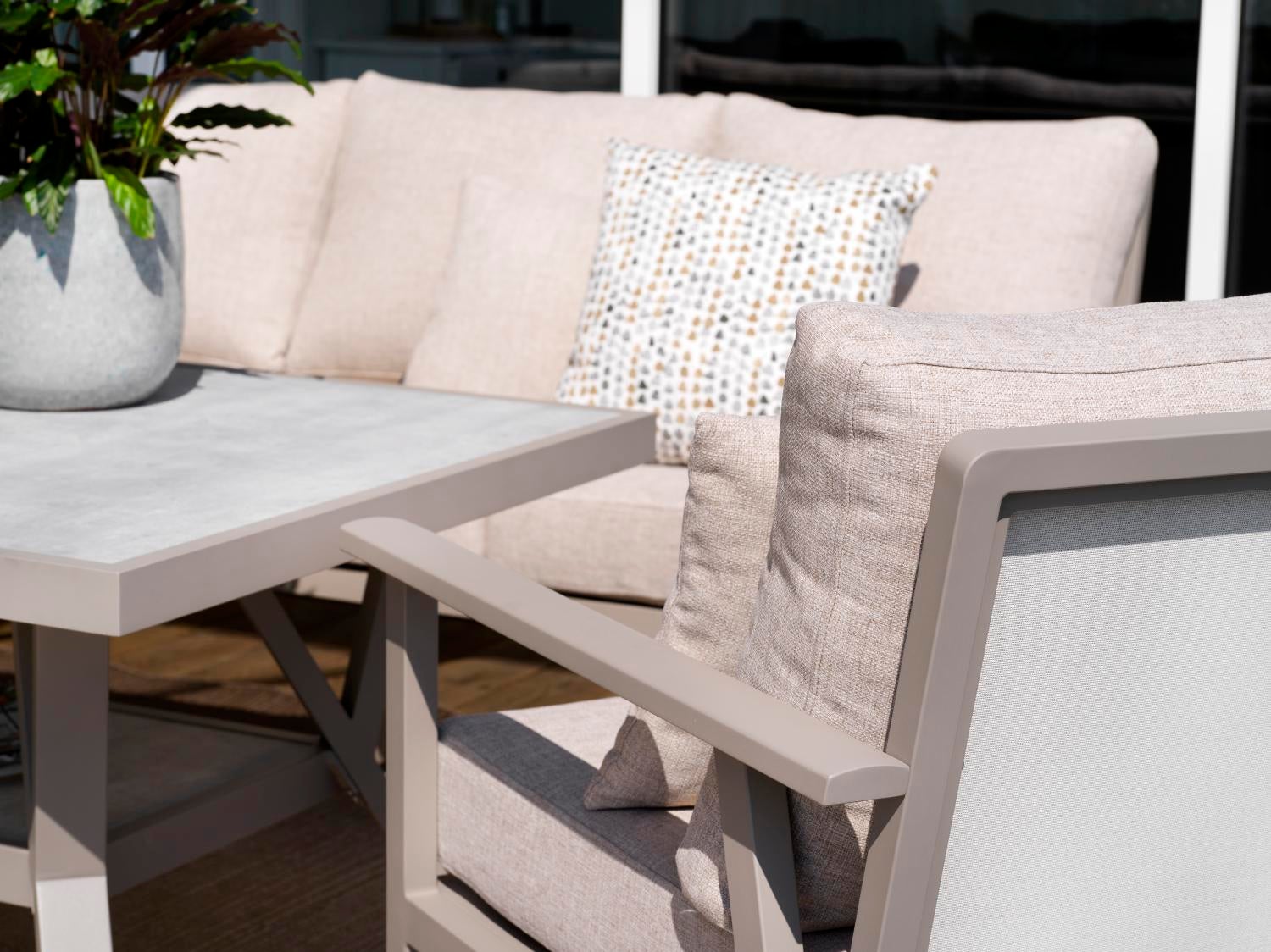 Samvaro High lænestol Khaki/Sand